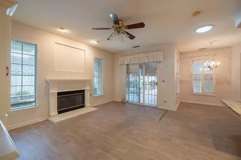 Living - 1143 Azalea St, Ripon, CA 95366 photo 2 of 12