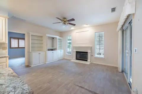 Living - 1143 Azalea St, Ripon, CA 95366 photo 7 of 12