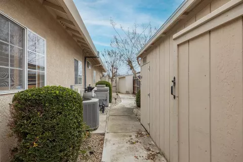 Exterior - 1143 Azalea St, Ripon, CA 95366 photo 13 of 16