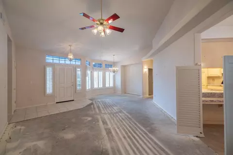 Living - 1143 Azalea St, Ripon, CA 95366 photo 10 of 12