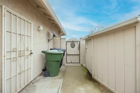 Exterior - 1143 Azalea St, Ripon, CA 95366 photo 15 of 16