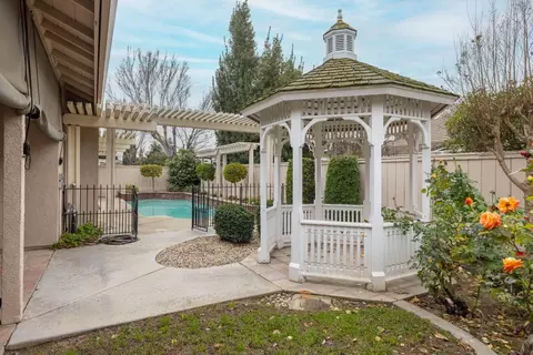 Exterior - 1143 Azalea St, Ripon, CA 95366 photo 7 of 16