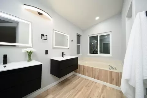 Bath - 1859 Rogina Ct, Merced, CA 95341 photo 2 of 5