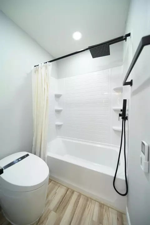 Bath - 1859 Rogina Ct, Merced, CA 95341 photo 5 of 5