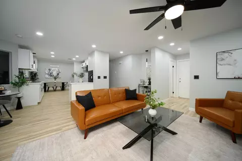 Living - 1859 Rogina Ct, Merced, CA 95341 photo 3 of 4