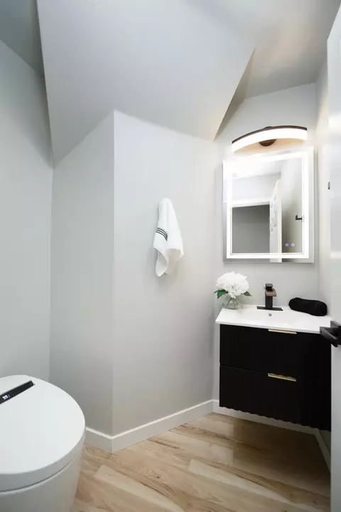 Bath - 1859 Rogina Ct, Merced, CA 95341 photo 1 of 5
