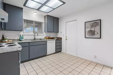 Kitchen - 747 Ward Way, Manteca, CA 95336 photo 1 of 5