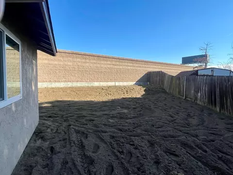 Exterior - 747 Ward Way, Manteca, CA 95336 photo 10 of 11