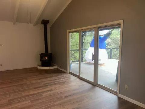 Living - 357 Sunnyside Dr, Colfax, CA 95713 photo 5 of 7