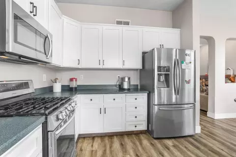 Kitchen - 1504 Inspiration Ct, Modesto, CA 95357 photo 3 of 4
