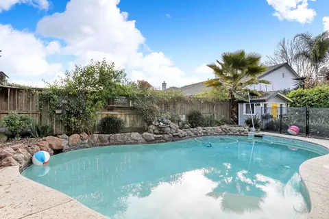 Exterior - 1504 Inspiration Ct, Modesto, CA 95357 photo 7 of 8