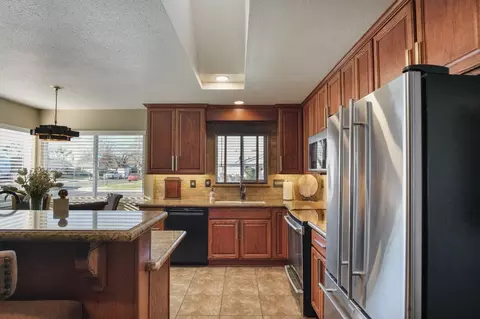 3300 Colonial Dr, Modesto, CA 95350 photo 8
