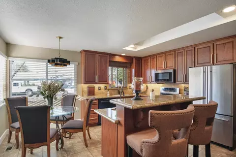 3300 Colonial Dr, Modesto, CA 95350 photo 10
