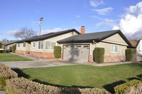 3300 Colonial Dr, Modesto, CA 95350 photo 1