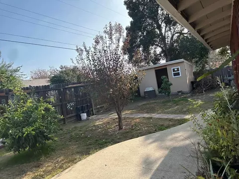 Exterior - 1530 Lorry Ave, Modesto, CA 95355 photo 6 of 8