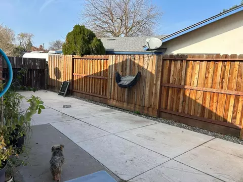 Exterior - 1530 Lorry Ave, Modesto, CA 95355 photo 7 of 8