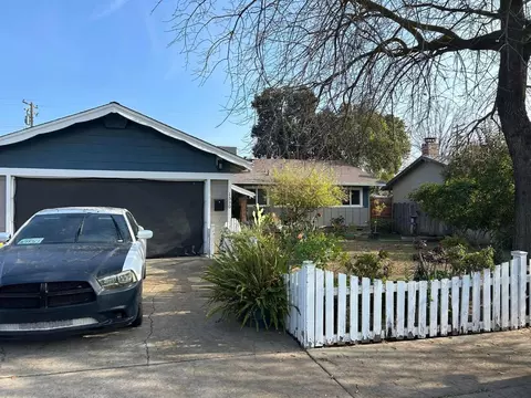 Exterior - 1530 Lorry Ave, Modesto, CA 95355 photo 2 of 8