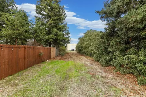 Exterior - 17383 E Front St, Linden, CA 95236 photo 5 of 6