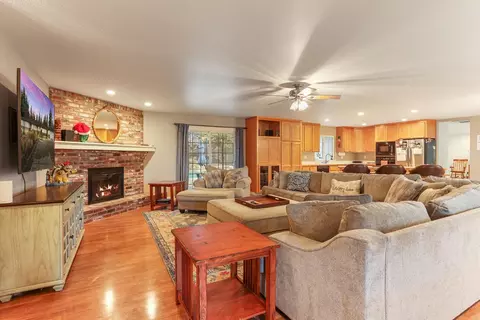 Living - 17383 E Front St, Linden, CA 95236 photo 1 of 2