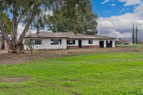 21188 Elgin Ave, Dos Palos, CA 93620