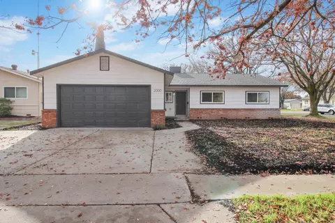 Exterior - 2000 Celeste Dr, Modesto, CA 95355 photo 2 of 4