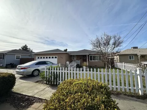 2013 Carver Rd, Modesto, CA 95350 photo 1