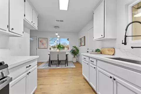Kitchen - 2305 Covered Wagon Cir, Elverta, CA 95626 photo 3 of 4