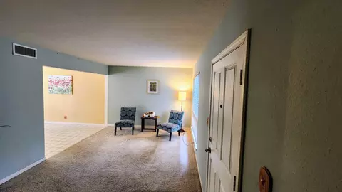 Entry Way - 429 Sutton Pl, Auburn, CA 95603 photo 3 of 4