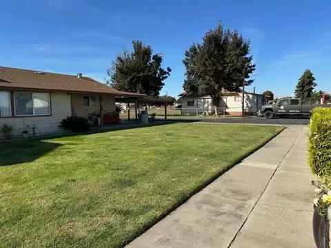 Exterior - 4460 Mountain View Rd, Hughson, CA 95326 photo 4 of 16