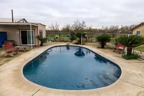 Exterior - 4460 Mountain View Rd, Hughson, CA 95326 photo 10 of 16