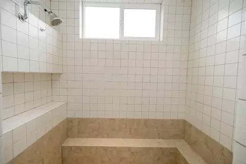 Bath - 4460 Mountain View Rd, Hughson, CA 95326 photo 5 of 6
