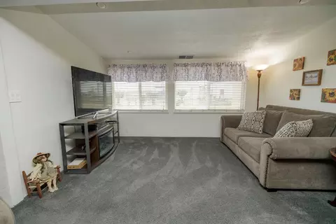 Living - 4460 Mountain View Rd, Hughson, CA 95326 photo 3 of 6