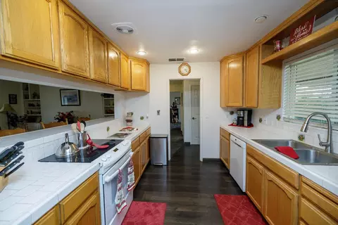 Kitchen - 4460 Mountain View Rd, Hughson, CA 95326 photo 3 of 3