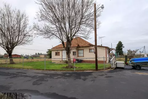 Exterior - 4460 Mountain View Rd, Hughson, CA 95326 photo 7 of 16