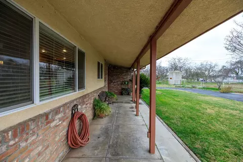 Exterior - 4460 Mountain View Rd, Hughson, CA 95326 photo 2 of 16