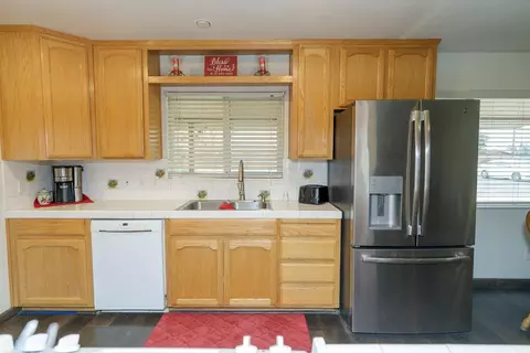Kitchen - 4460 Mountain View Rd, Hughson, CA 95326 photo 1 of 3