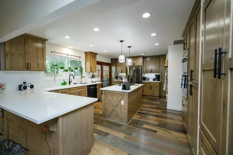 Kitchen - 910 Laver Ct, Lodi, CA 95242 photo 3 of 10