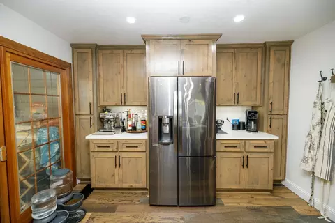 Kitchen - 910 Laver Ct, Lodi, CA 95242 photo 9 of 10