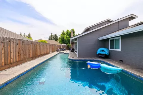 Exterior - 910 Laver Ct, Lodi, CA 95242 photo 14 of 16