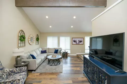 Living - 910 Laver Ct, Lodi, CA 95242 photo 1 of 3