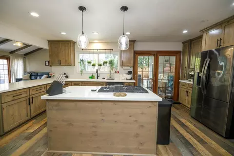 Kitchen - 910 Laver Ct, Lodi, CA 95242 photo 5 of 10