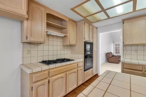 Kitchen - 169 Baurer Cir, Folsom, CA 95630 photo 6 of 8