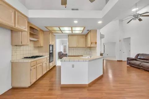 Kitchen - 169 Baurer Cir, Folsom, CA 95630 photo 8 of 8