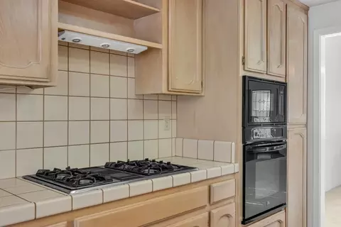 Kitchen - 169 Baurer Cir, Folsom, CA 95630 photo 5 of 8