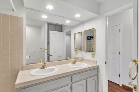Bath - 169 Baurer Cir, Folsom, CA 95630 photo 3 of 7