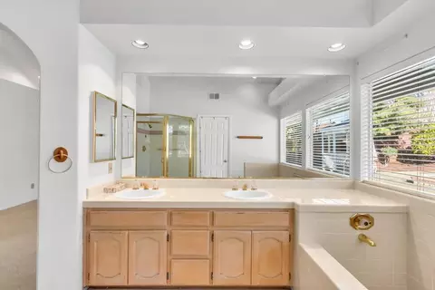 Bath - 169 Baurer Cir, Folsom, CA 95630 photo 6 of 7