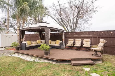 Exterior - 1401 Locke Rd, Modesto, CA 95355 photo 5 of 8