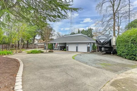 332 Cody Ct, Roseville, CA 95678