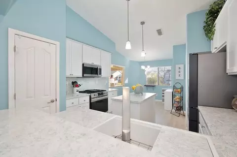 Kitchen - 809 Griffith Way, Wheatland, CA 95692 photo 1 of 5