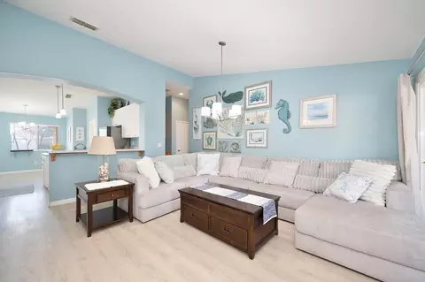 Living - 809 Griffith Way, Wheatland, CA 95692 photo 1 of 3
